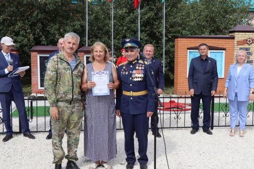 В селе Новое Ильмово Дрожжановского района открыли Аллею Славы
