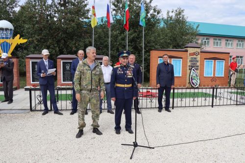 В селе Новое Ильмово Дрожжановского района открыли Аллею Славы