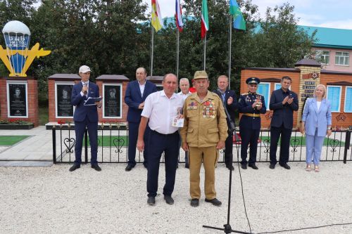 В селе Новое Ильмово Дрожжановского района открыли Аллею Славы