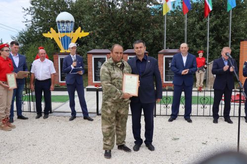 В селе Новое Ильмово Дрожжановского района открыли Аллею Славы