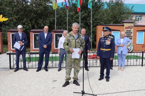 В селе Новое Ильмово Дрожжановского района открыли Аллею Славы