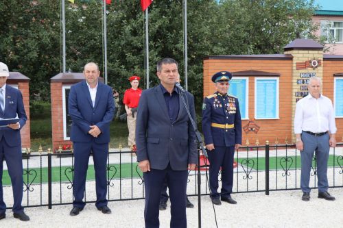 В селе Новое Ильмово Дрожжановского района открыли Аллею Славы