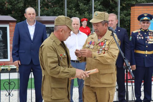 В селе Новое Ильмово Дрожжановского района открыли Аллею Славы