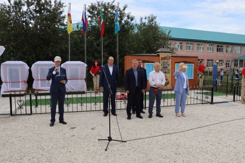 В селе Новое Ильмово Дрожжановского района открыли Аллею Славы