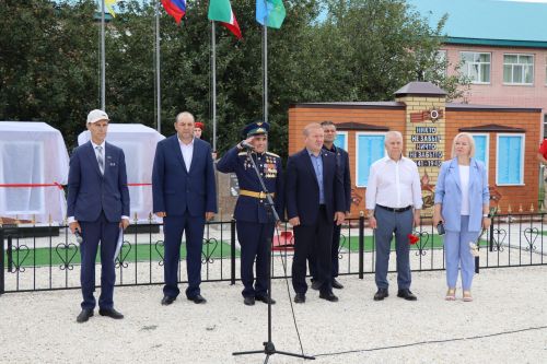 В селе Новое Ильмово Дрожжановского района открыли Аллею Славы