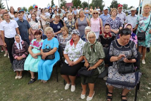 В селе Новое Ильмово Дрожжановского района открыли Аллею Славы