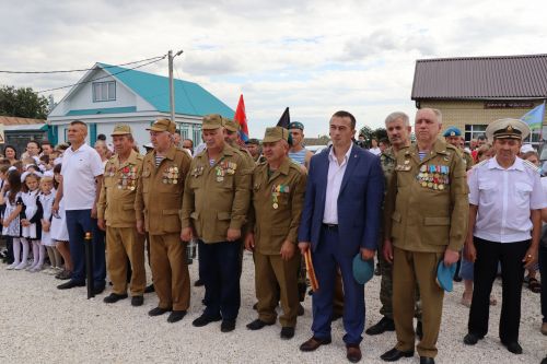 В селе Новое Ильмово Дрожжановского района открыли Аллею Славы