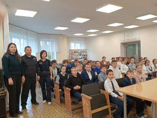 В Старочукалинской школе Дрожжановского района РТ прошла встреча учащихся с инспекторами