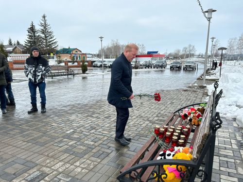 Глава Дрожжановского района РТ Марат Гафаров почтил память погибших в «Крокус Сити Холл»