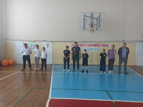 В Стародрожжановской сош № 1 состоялся спортивный семейный праздник «Папа, мама, я — спортивная семья»