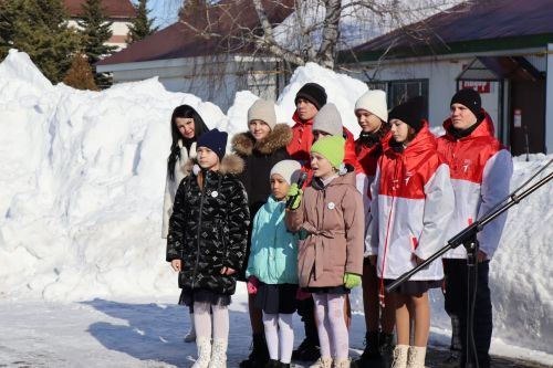 В канун 8 марта в Дрожжановском районе РТ памятнику Матери возложили цветы