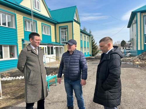 Представитель Казанского авиационного завода им. С. П. Горбунова встретился со студентами и учащимися Дрожжановского района РТ