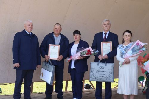 Жители Дрожжановского района РТ отметили Международный день семьи в парке «Чупрэле»