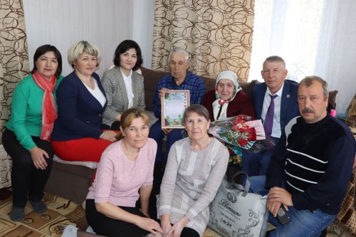 В Международный день Семьи в Дрожжановском районе РТ чествовали Бриллиантовую пару