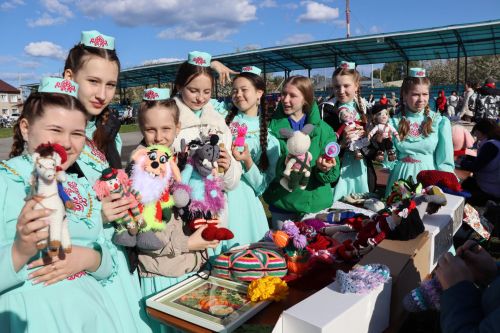 Жители Дрожжановского района РТ отметили Международный день семьи в парке «Чупрэле»