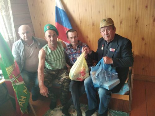 В Дрожжановском районе РТ поздравили воина-афганца с Днём пограничных войск
