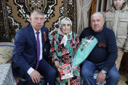 Тружеников тыла из села Малая Цильна Дрожжановского района РТ поздравили с наступающим праздником 9 мая