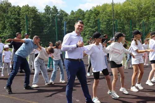 «Время Первых»: яркое открытие второй летней смены в лагере «Чайка»
