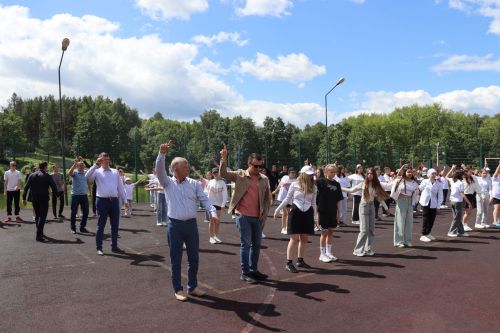«Время Первых»: яркое открытие второй летней смены в лагере «Чайка»