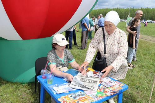 На Сабантуе в Дрожжановском районе РТ организовали подписку на «Туган як» и «Таван ен»