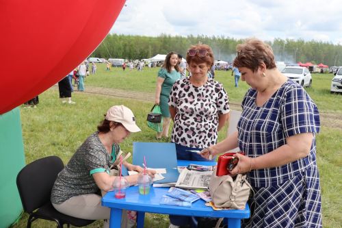 На Сабантуе в Дрожжановском районе РТ организовали подписку на «Туган як» и «Таван ен»