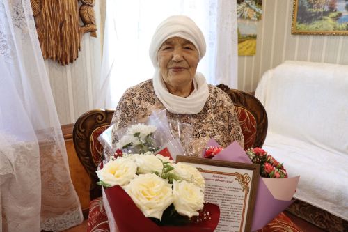 Жительница села Нижние Каракитяны отметила 90-летие