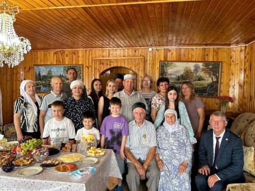 Житель села Старое Дрожжаное, Равиль Сафиуллович Шакуров, отметил свой 85-летний юбилей