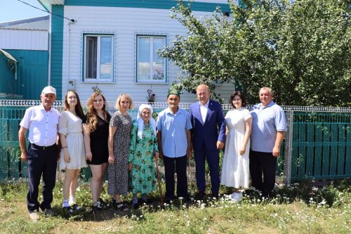 В Дрожжановском районе РТ были отмечены два важных юбилея: 60-летие и 65-летие совместной жизни