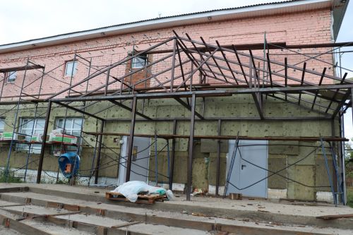 Тутар Саплăк ялӗнчи Культура объектӗнче юсав ӗçӗсем пыраççӗ