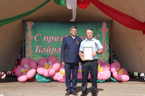 Жители Дрожжановского района РТ отметили День республики и День района вместе