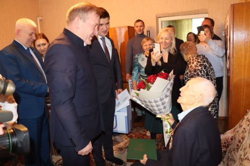 Гордимся нашим земляком: с вековым юбилеем поздравили участника ВОВ Федора Федоровича Мердюкова