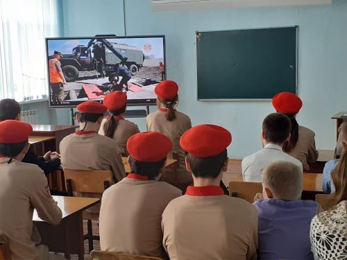 В Новоильмовской СОШ прошло мероприятие, посвященное открытию Года защитника Отечества