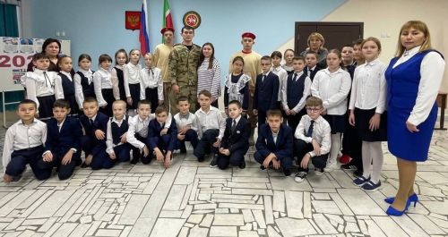 В Стародрожжановском многопрофильном лицее состоялась встреча с участником СВО