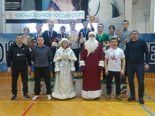 В Дрожжановском районе РТ состоялись соревнования по настольному теннису на призы Деда Мороза