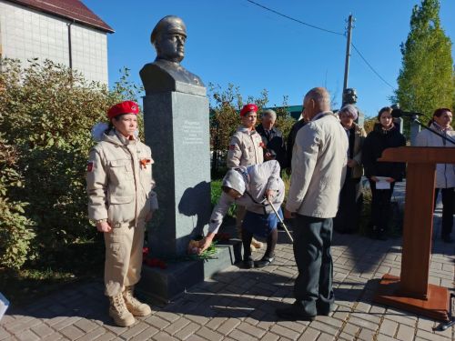 В Дрожжановском районе почтили память Героя Советского Союза Петра Юхвитова