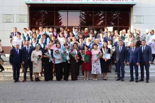 Районта педагогсемпе воспитательсене чысларӗç