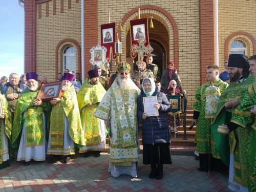 Митрополит Кирилл провёл божественную литургию в Дрожжановском храме