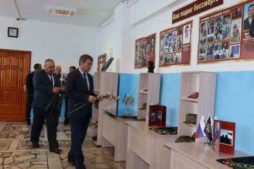 В Алешкин-Саплыкской школе открыли уголки памяти участникам СВО