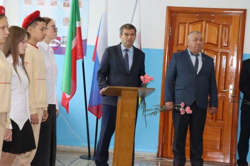 В Алешкин-Саплыкской школе открыли уголки памяти участникам СВО