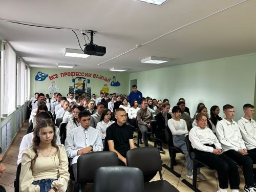 Команда кадрового резерва Раиса РТ с рабочим визитом находится в Дрожжановском районе