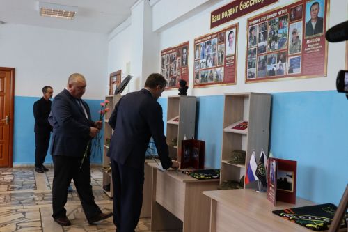 В Алешкин-Саплыкской школе открыли уголки памяти участникам СВО