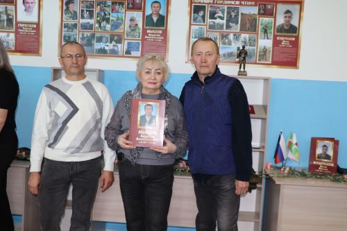 В Алешкин-Саплыкской школе открыли уголки памяти участникам СВО