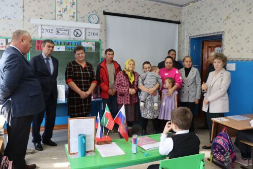 В Алешкин-Саплыкской школе открыли уголки памяти участникам СВО