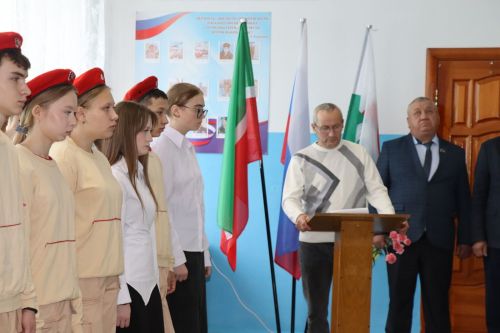 В Алешкин-Саплыкской школе открыли уголки памяти участникам СВО