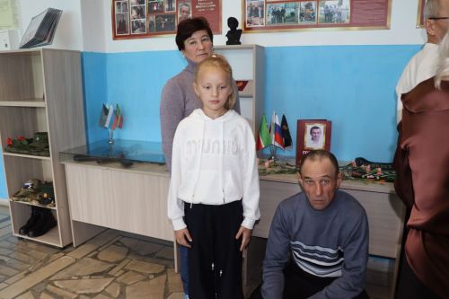 В Алешкин-Саплыкской школе открыли уголки памяти участникам СВО