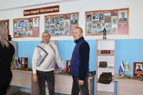 В Алешкин-Саплыкской школе открыли уголки памяти участникам СВО