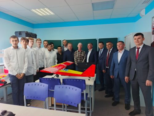 Образование, дороги и развитие: депутат Максим Топилин оценил реализацию программ в Дрожжановском районе