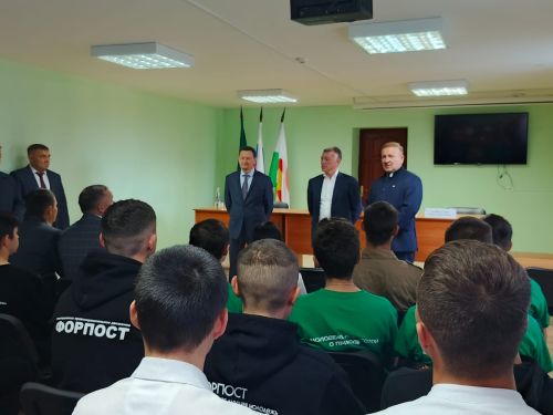 Образование, дороги и развитие: депутат Максим Топилин оценил реализацию программ в Дрожжановском районе