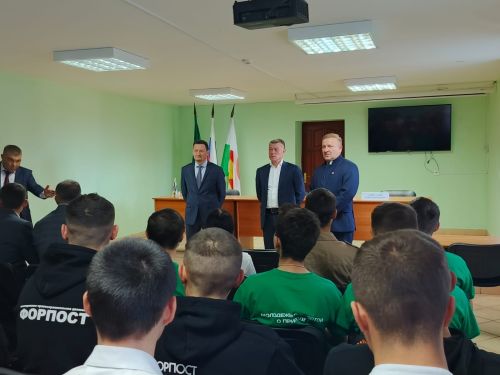 Образование, дороги и развитие: депутат Максим Топилин оценил реализацию программ в Дрожжановском районе