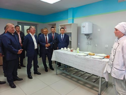 Образование, дороги и развитие: депутат Максим Топилин оценил реализацию программ в Дрожжановском районе